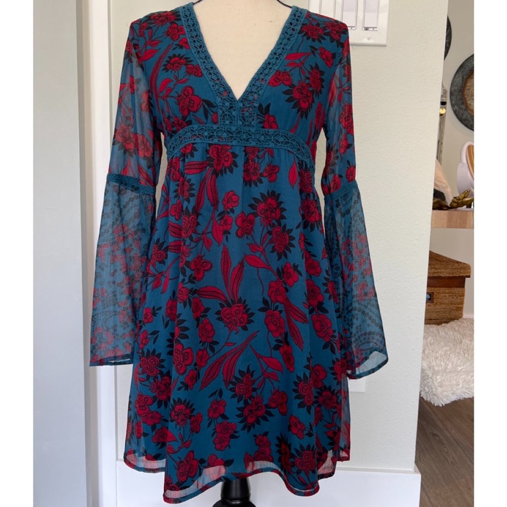 Abercrombie & Fitch Low V-Neck Empire Floral Print Dress